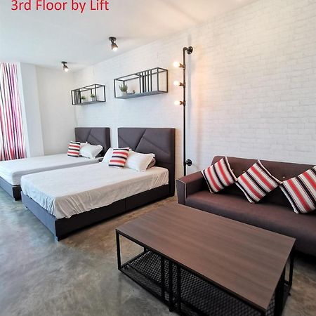 Mwv Family Suite Room Muar Dış mekan fotoğraf
